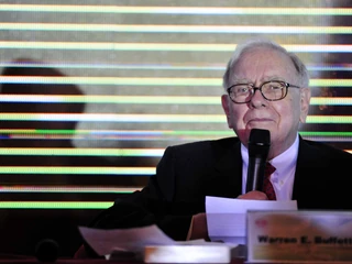 Warren Buffet doskonale wiedział, jak poradzić sobie z rosnącą inflacją. Wiadomo, do jakich zasad się stosował. Te były skuteczne, bo w 2008 r. Buffett został najbogatszym człowiekiem na świecie i od tamtego czasu z fortuną wycenianą na 117 mld dol., 91-letni miliarder utrzymuje się w top-5 najbogatszych przedsiębiorców