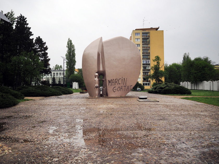 Pomnik Pękniętego Serca w Łodzi