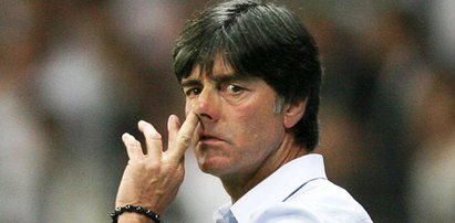 Loew pożera kozy z nosa! Wstydliwy zwyczaj trenera Niemców