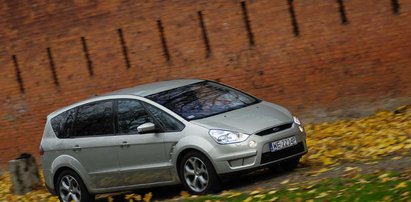 Ford S-Max: funkcjonalny, oszczędny i dobrze jeździ