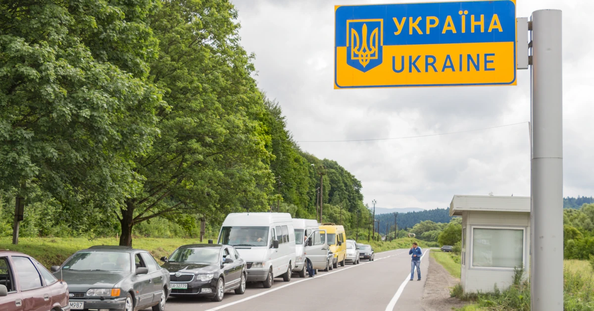 Młodzi mężczyźni masowo wyjeżdżają z Ukrainy. Polska i Niemcy zaniepokojone