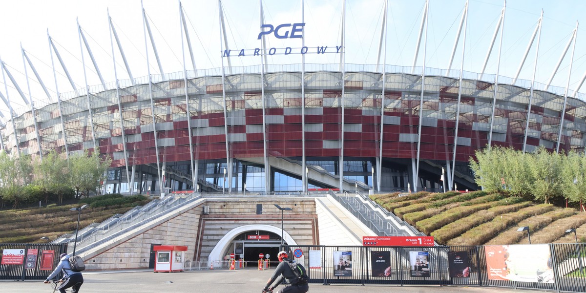 Na Stadionie Narodowym powstanie tymczasowy szpital polowy ochrzczony już "szpitalem narodowym". Zaczął rekrutację niezbędnego personelu medycznego.