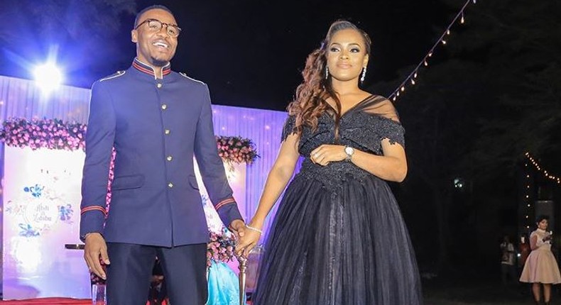 Alikiba with his wife Amina. Alikiba forced to sing Harmonize’s song in public 