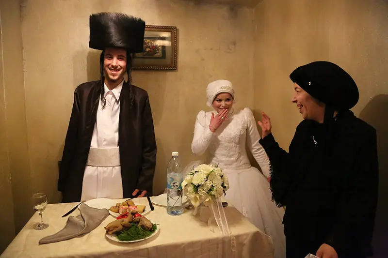 &quot;Pierwszy raz” , nowożeńcy w Mea Shearim, Jerozolima, Izrael