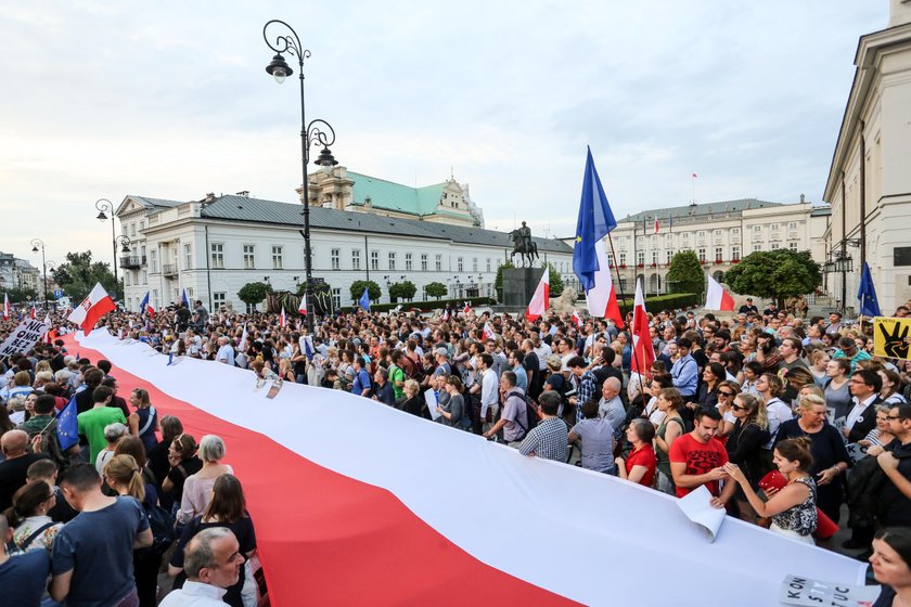 Prezydent zapowiedział weto, ale protesty wciąż trwają!