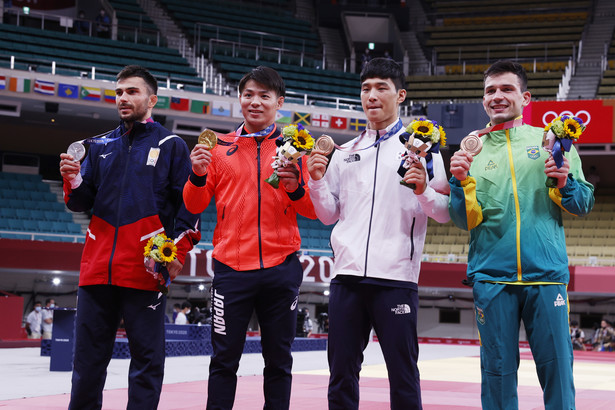 MKOl pozwolił na zdjęcie maseczek na podium