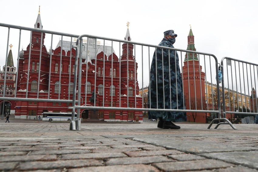 Barikade na Trgu Manježnjaja u Moskvi 