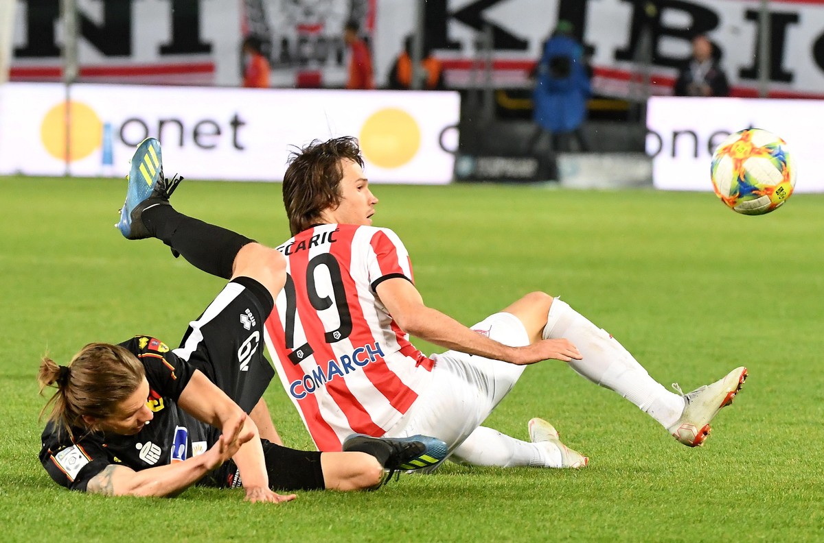 Cracovia znów przegrała po golu z karnego. Jagiellonia zakończyła serię "Pasów"