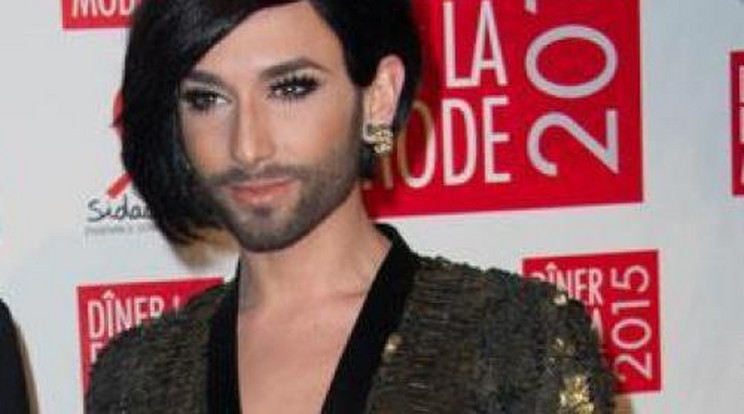 Tessék: Merkel után jön Conchita Wurst is