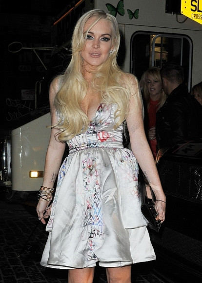 Lindsay i Dina Lohan przed hotelem "Standard" w NY