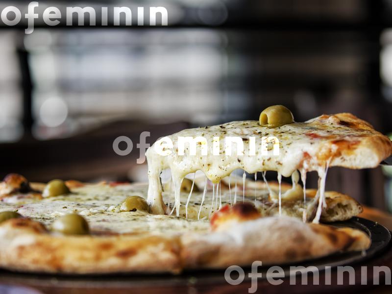 Szybkie ciasto na pizzę - prosty przepis na pizzę jak z włoskiej trattorii  | Ofeminin