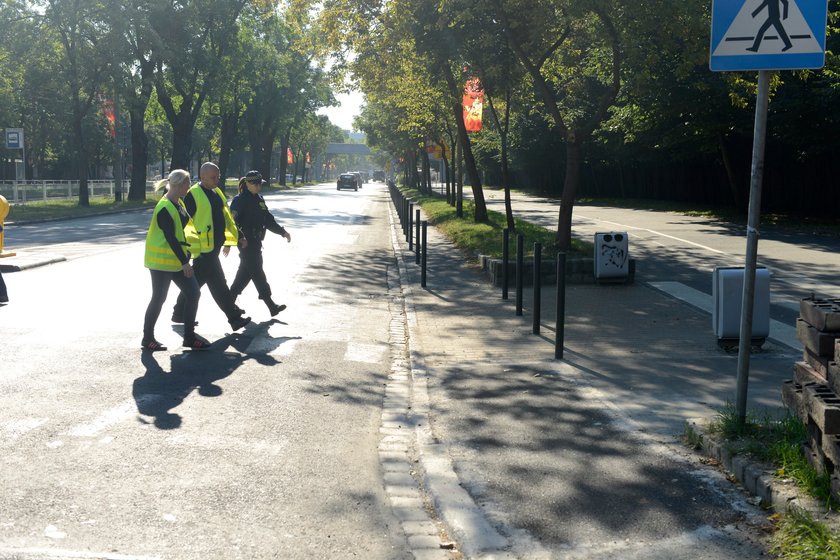 Strażnicy miejscy na ul. Wróblewskiego we Wrocławiu