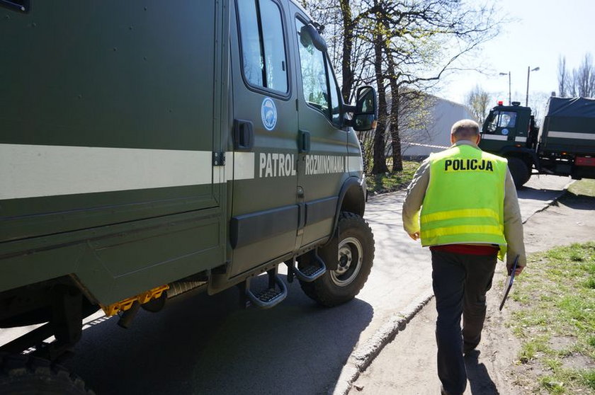 Ruda Śląska. Dwóch nastolatków podrzuciło niewybuch przed blok 