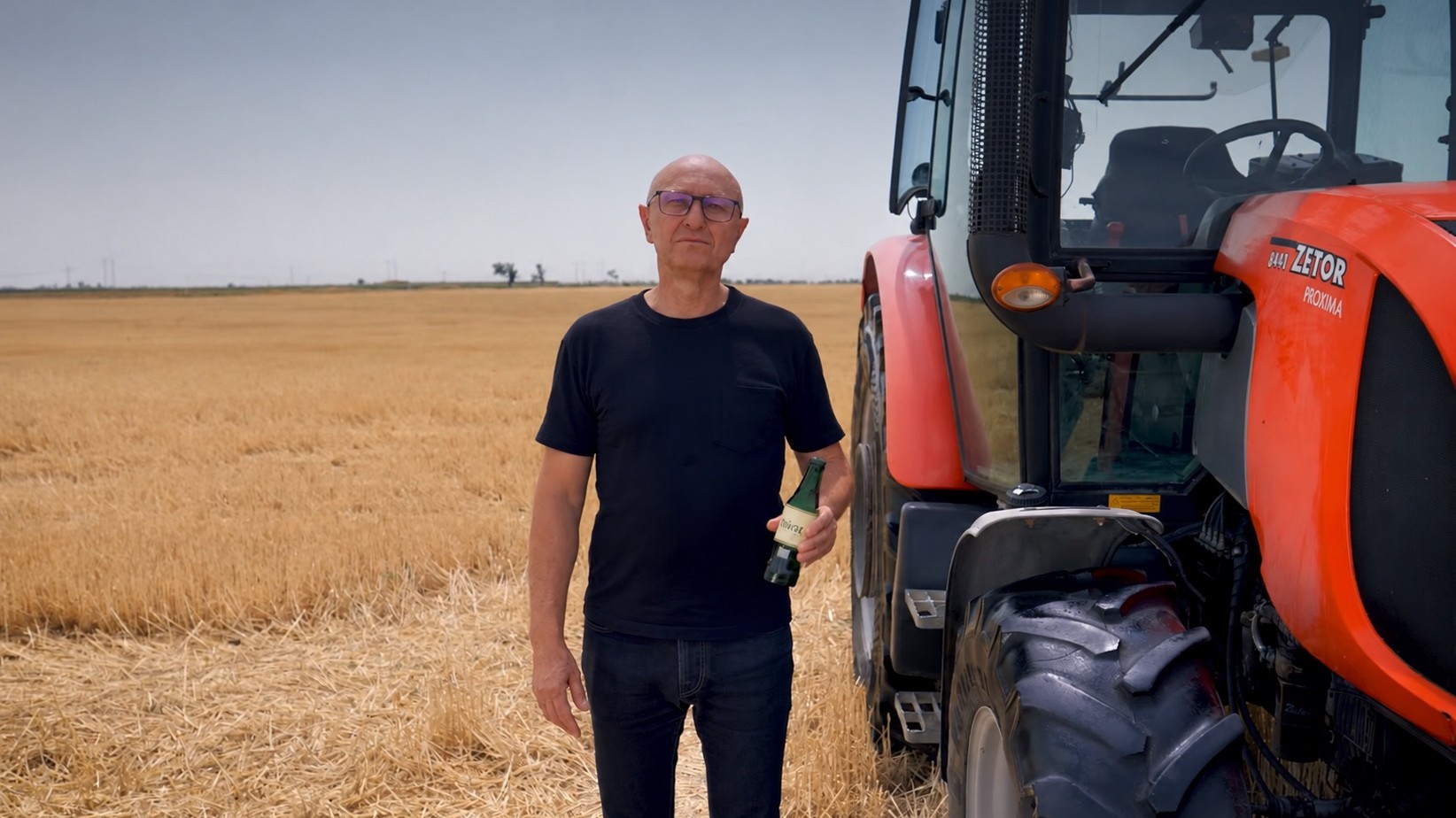 Zoroslav Kollár v kampani narába so značkami Vinea aj Zetor