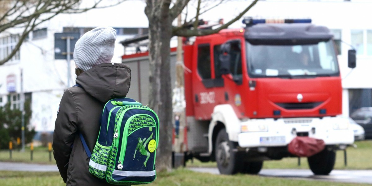 W poniedziałek weszło w życie rozporządzenie ministra edukacji i nauki w sprawie czasowego ograniczenia funkcjonowania jednostek systemu oświaty w związku z zapobieganiem, przeciwdziałaniem i zwalczaniem COVID-19.