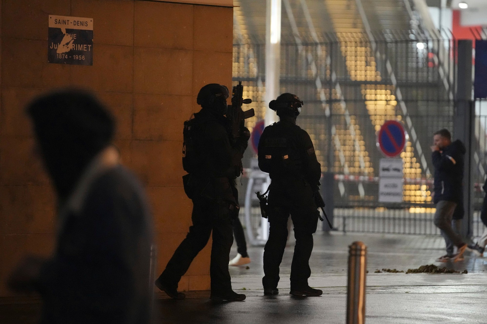 Na štadióne v Paríži došlo k potýčke medzi fanúšikmi domácich a Izraela.
