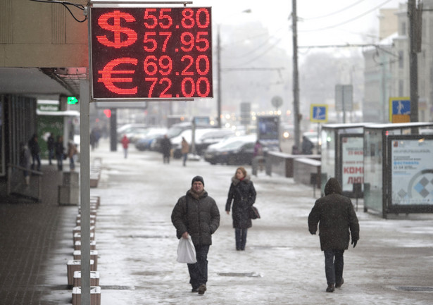 Wartość rubla wobec dolara wzrosłą w tym roku o 35 proc.