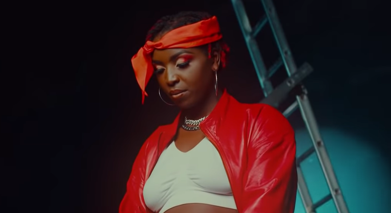 Rapper Kanambo Dede in the music video for her first single 'Walahi'