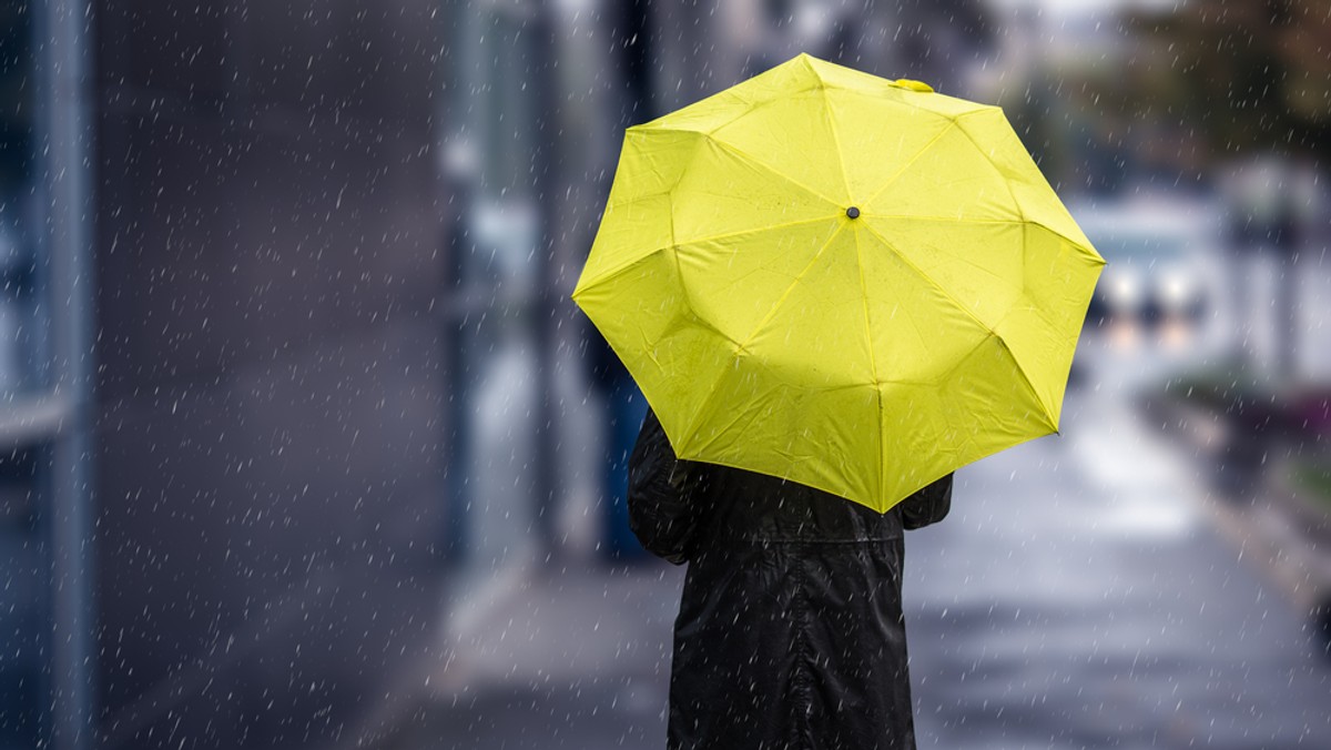 Instytut Meteorologii i Gospodarki Wodnej wydał w niedzielę ostrzeżenia pierwszego stopnia przed marznącymi opadami dla sześciu powiatów w województwie mazowieckim.