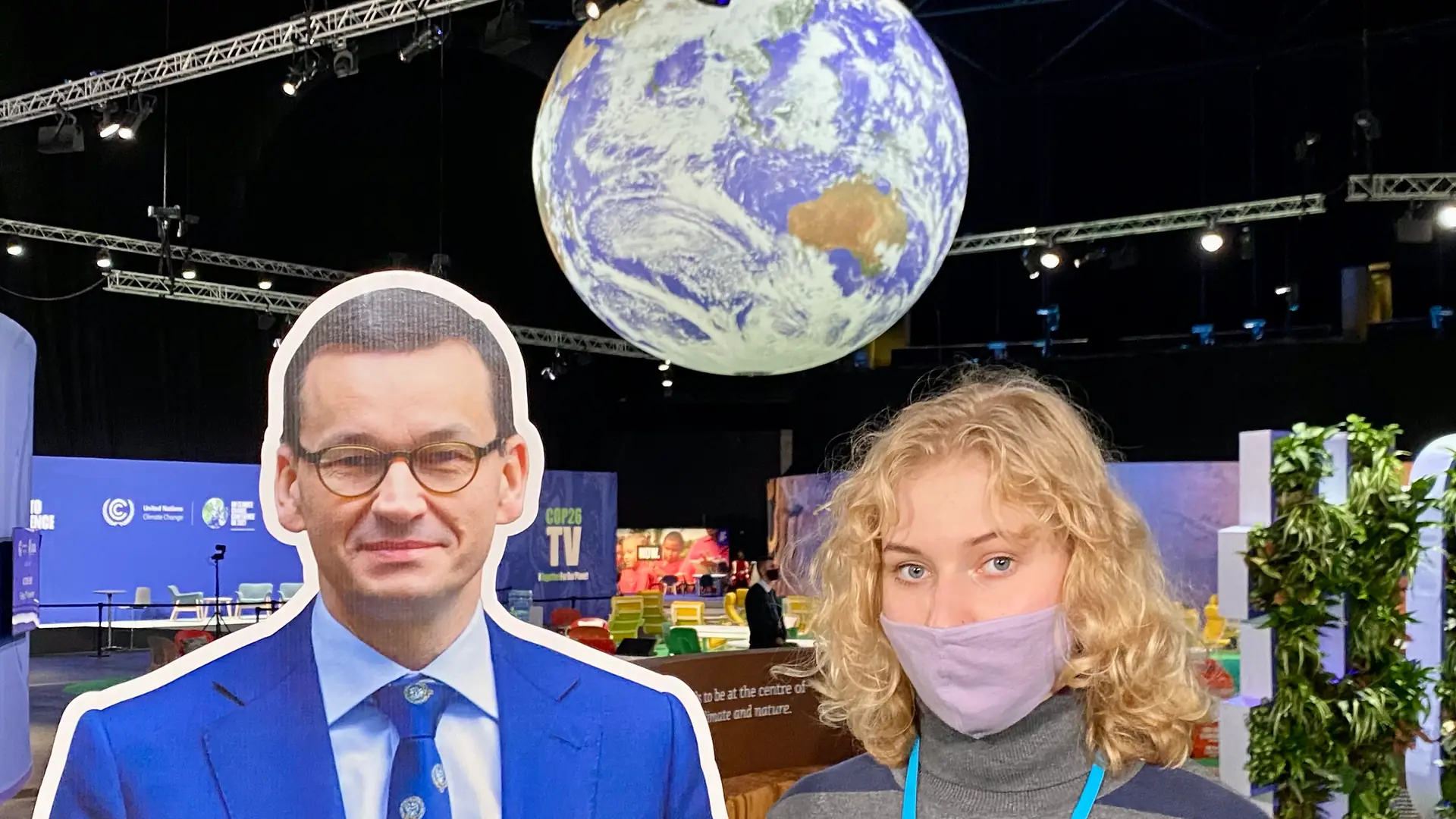 Morawiecki z kartonu przyjechał na szczyt klimatyczny. Polki napisały mu przemówienie