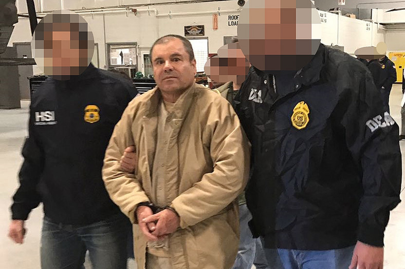 Joaquin "El Chapo" Guzman podczas ekstradycji do USA w styczniu 2017 roku