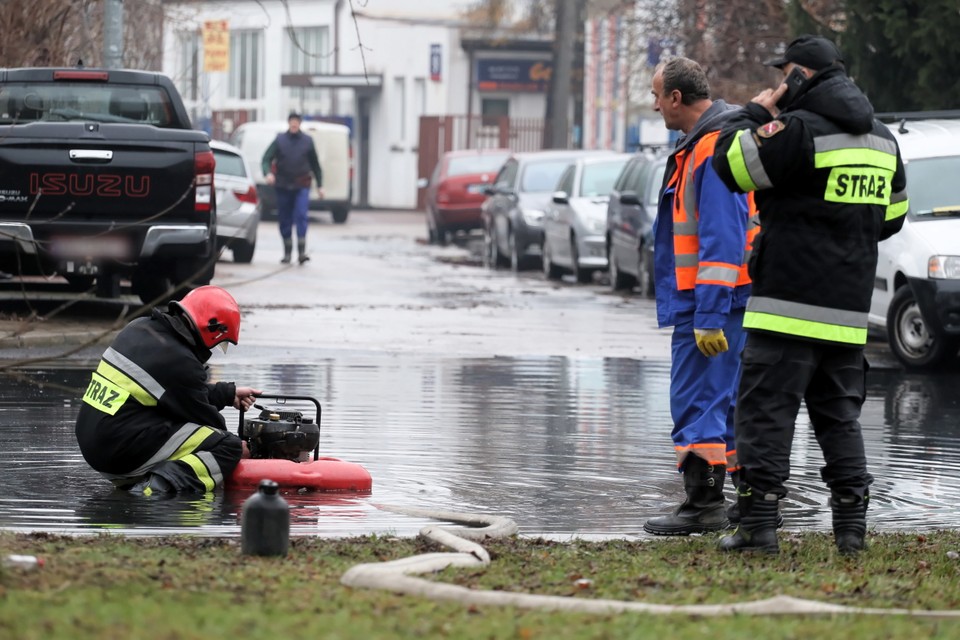 Wyciek substancji ropopochodnej w Warszawie