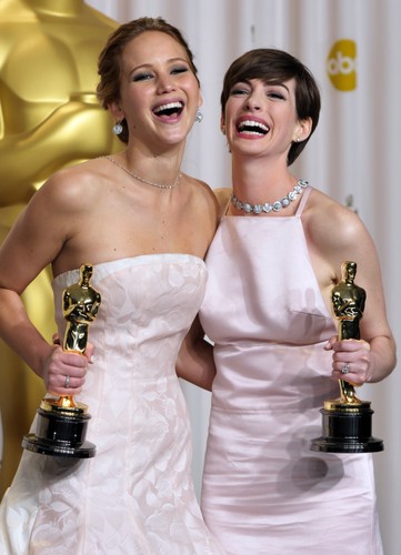 Anne Hathaway i Jennifer Lawrence