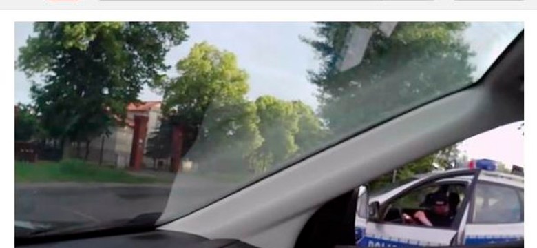Kierowca zbeształ policjantów z drogówki. Co oni na to?