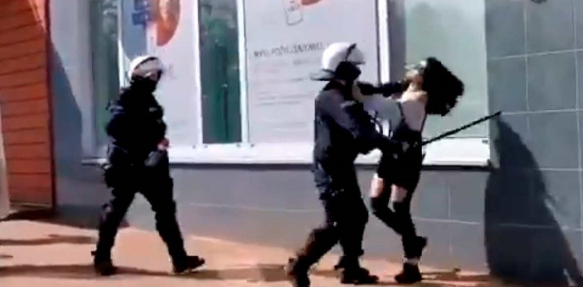 Protest w Głogowie. Policjant uderzył kobietę. KGP oczekuje wyjaśnień