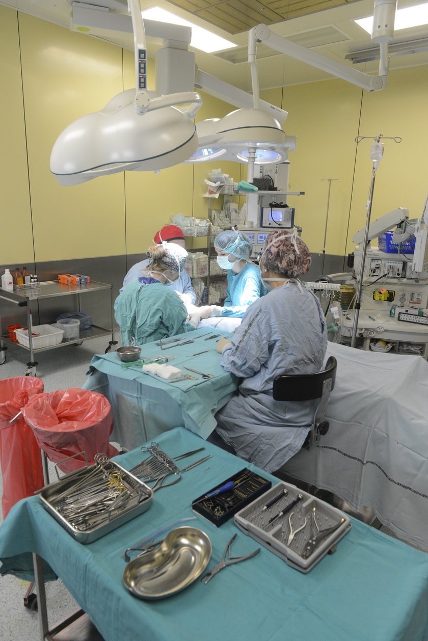 Operacja szczęki w szpitalu przy ul. Borowskiej we Wrocławiu
