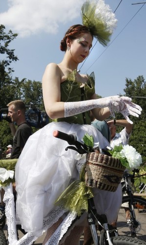 Parada kobiet na rowerach w Moskwie