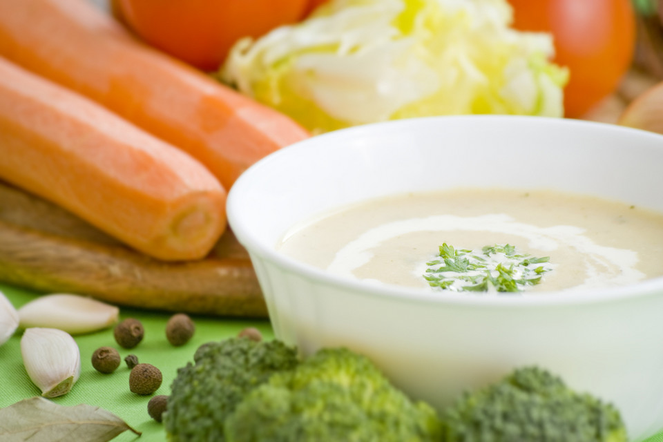 Obiad ok. 416 kcal: kremowa zupa warzywna, ok. 170 kcal