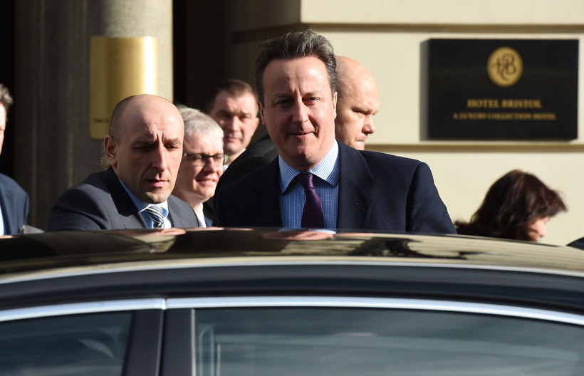 Tymczasem David Cameron odwiedził w piątek Warszawę.