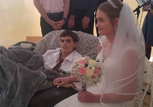 Tristin Laue foto RAS GoFundMe tristin-laue-memorial-bench