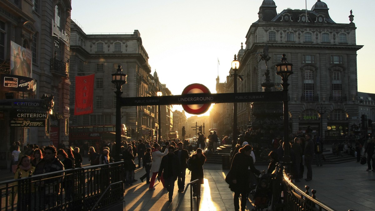 Londyńskie metro miejscami jest groźne dla słuchu - ostrzegają specjaliści cytowani przez BBC. Najgłośniejsza jest Victoria Lane.