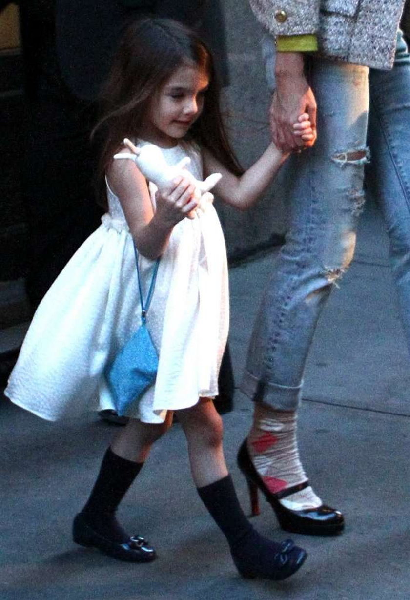 Suri Cruise. Dziecko szasta pieniędzmi!