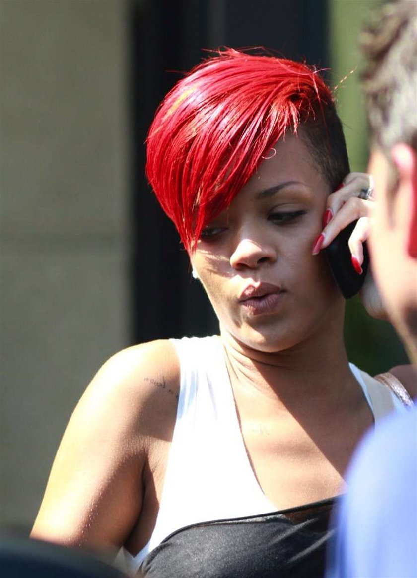 Rihanna: codziennie ma inną fryzurę