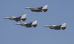 Polskie myśliwce F16 eskortowały amerykański bombowiec B-52