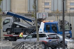 Kradzież stulecia klejnotów z Luwru. Policja zatrzymała grupę podejrzanych