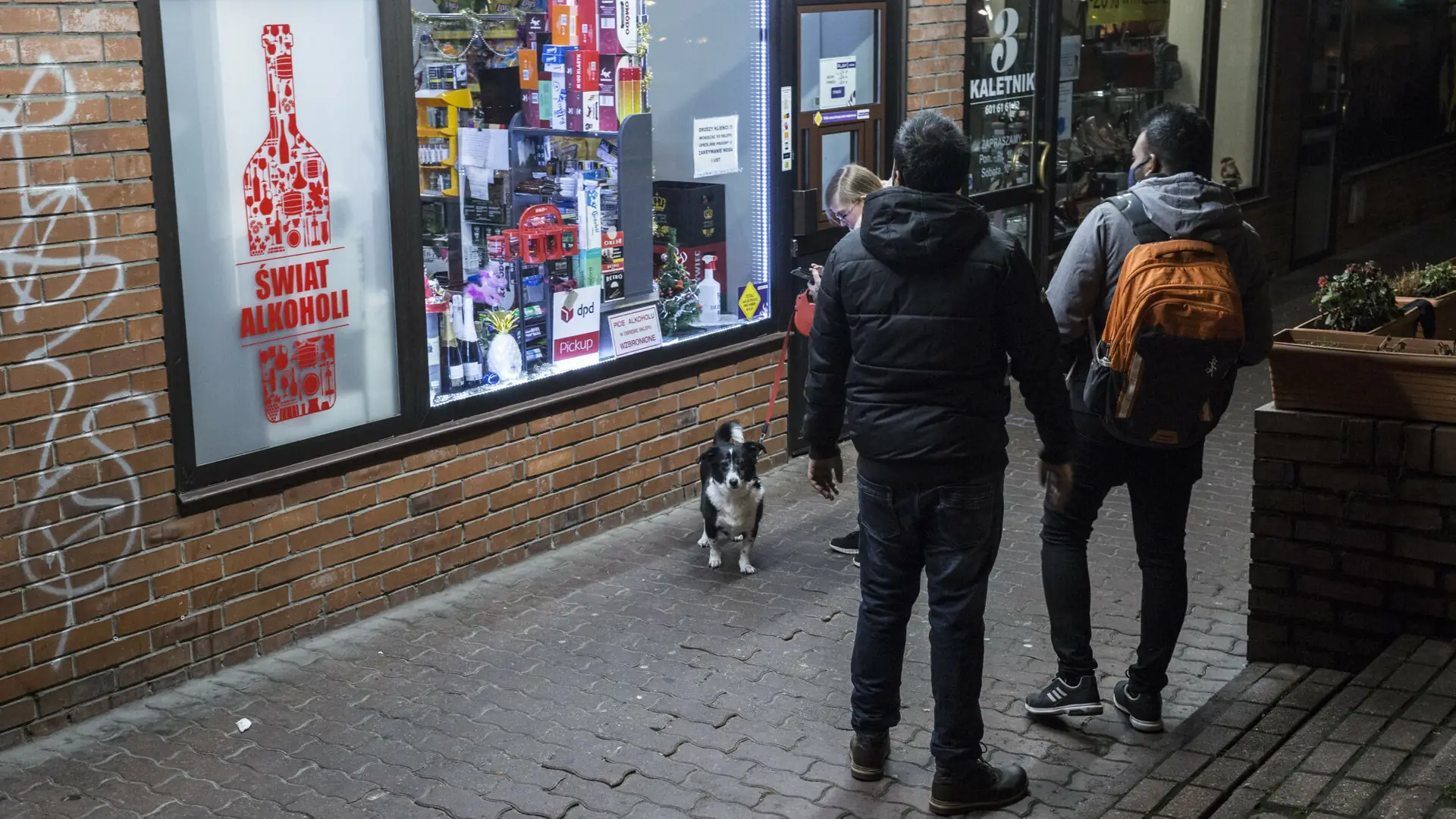 "Chcemy ucywilizować Warszawę". Aktywiści walczą o zakaz sprzedaży alkoholu w nocy