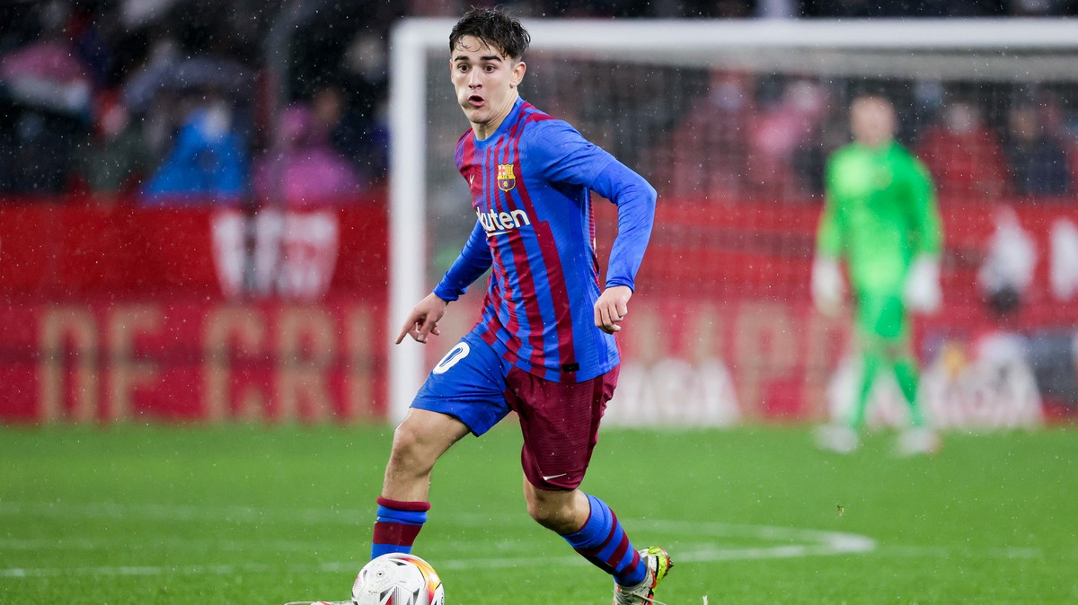 Cuelga los cordones de los zapatos en el fútbol estrella del Barcelona