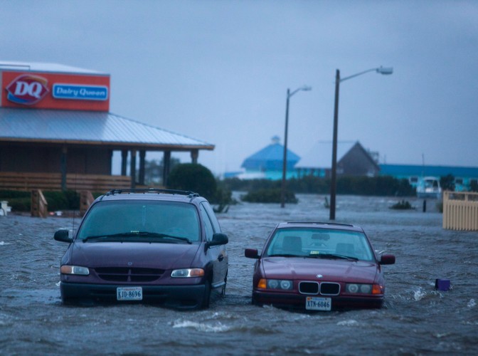 Zalane samochody w Pn. Karolinie