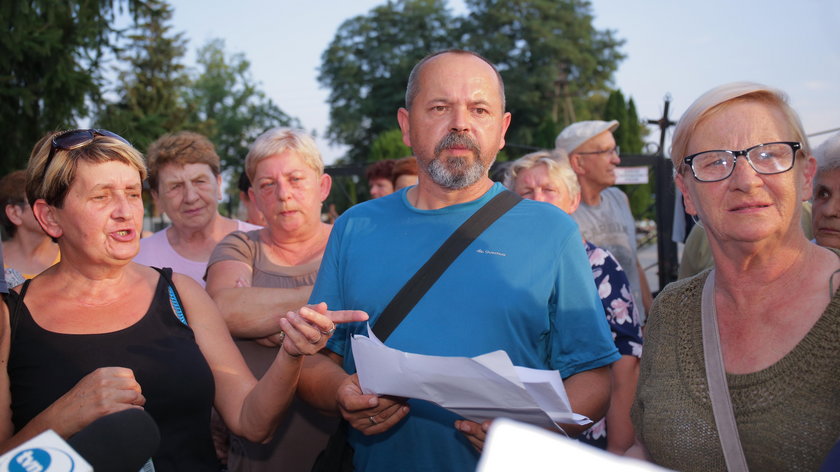 Mieszkańcy Brzezin mają dość zaporowych cen na cmentarzu