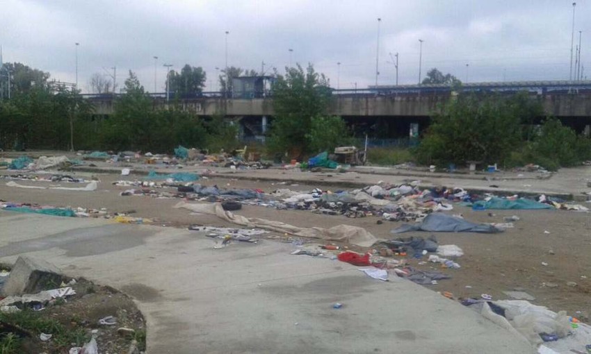 "Očišćen" plac bivše replike Terazija na Novom Beogradu, ali od prodavaca