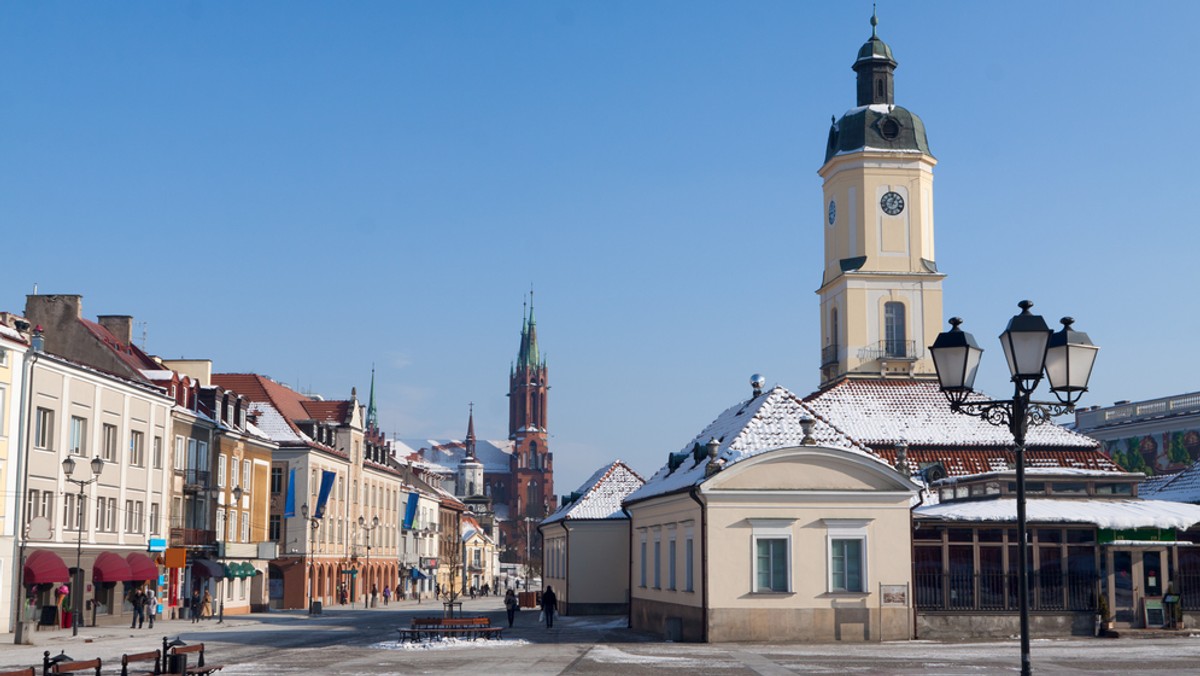 Ekumeniczna wigilia miejska, organizowana m.in. z myślą o ubogich i tych, którzy będą samotni w święta, odbędzie się w niedzielę w Białymstoku. Na potrzebujących będą czekać tysiące pierogów, bigos i inne potrawy, które będzie można też zabrać do domu.