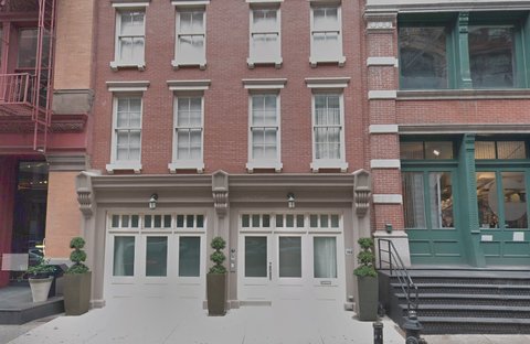 Taylor Swift's townhouse at 153 Franklin St. in Tribeca.