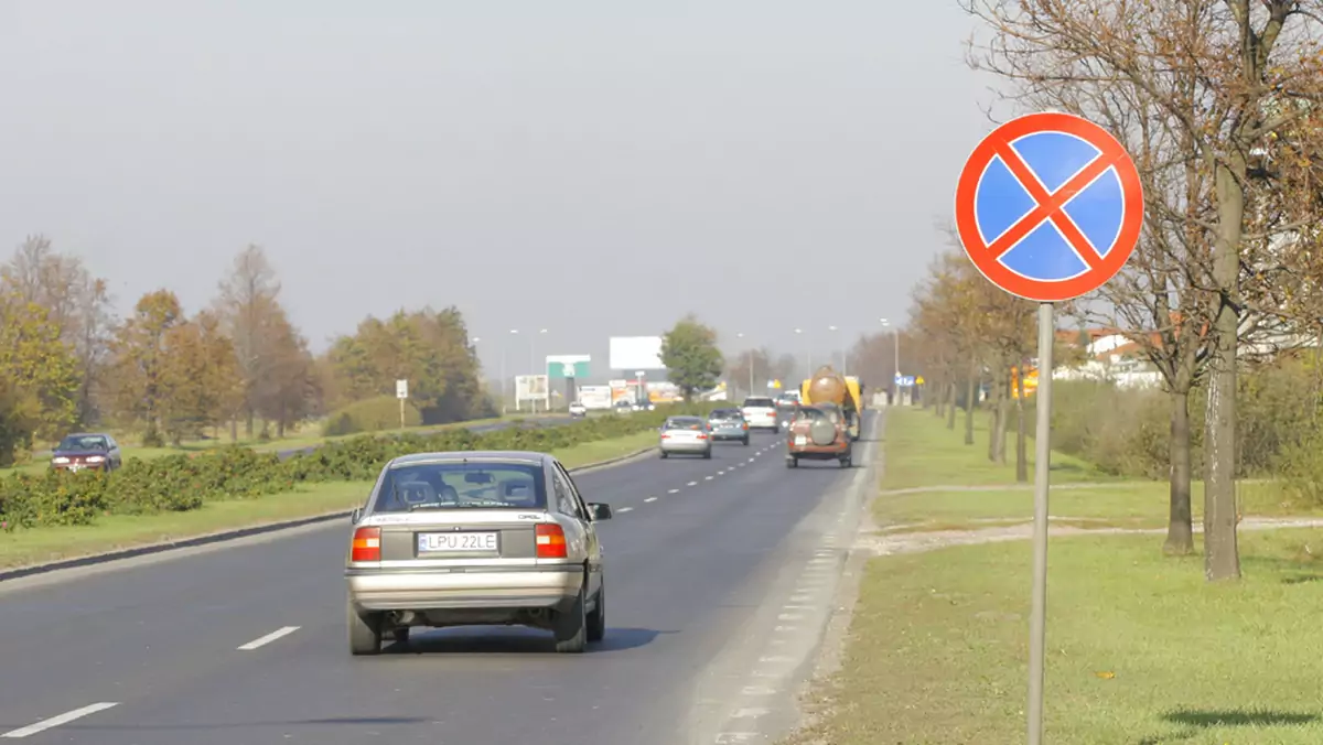 Gdzie można się zatrzymać? Czyli - Zatrzymanie i postój poza obszarem zabudowanym