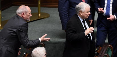 Kaczyński pozbędzie się Macierewicza? Trzy powody