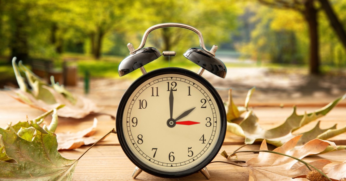 Zmiana czasu na zimowy 2025. Kiedy przestawiamy zegarki? Czy to ostatnia zmiana czasu w Polsce?