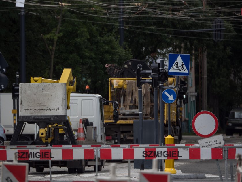 Na Gdańskiej pracownicy MPK pokazali jak remontować drogi w Łodzi